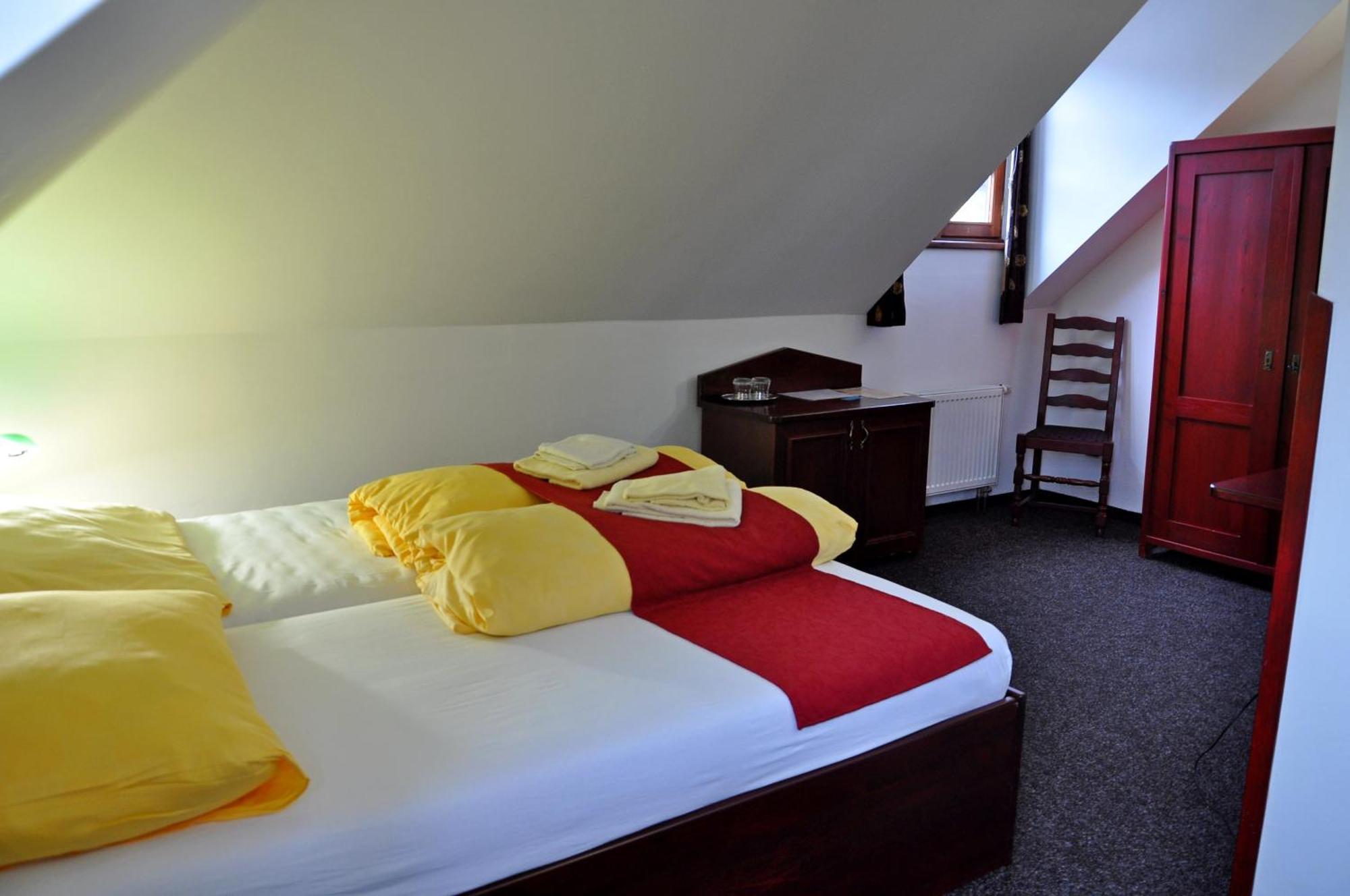 Hotel Cisar Ferdinand Loket Room photo