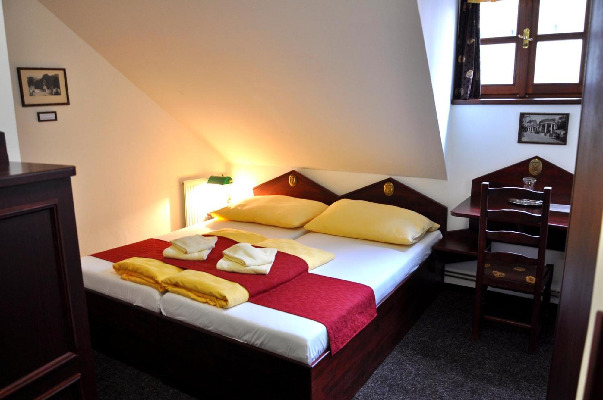 Hotel Cisar Ferdinand Loket Room photo